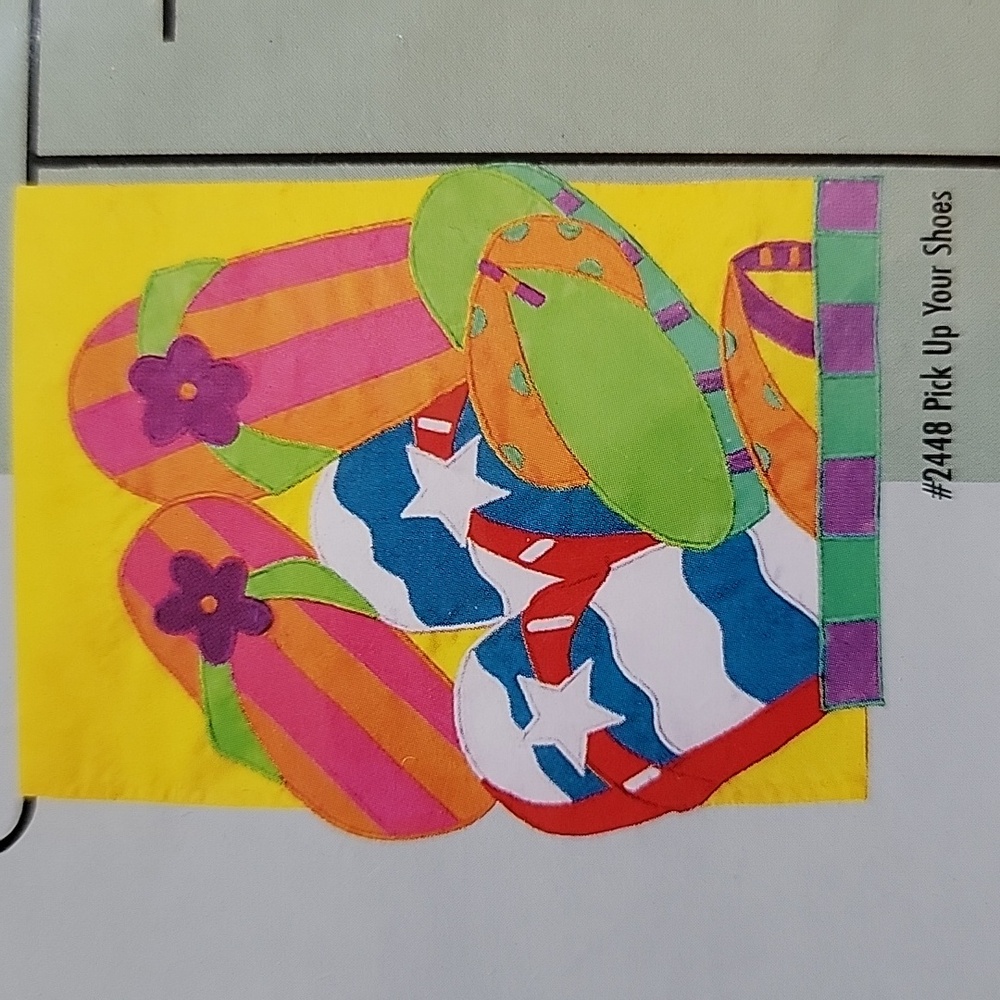 NWT Colorful Appliqué Garden Flag